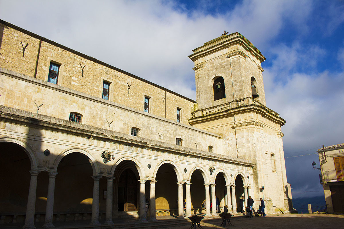 Chiesa dei Santi Apostoli Pietro e Paolo