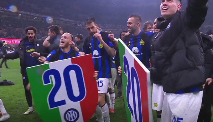 scudetto di cartone